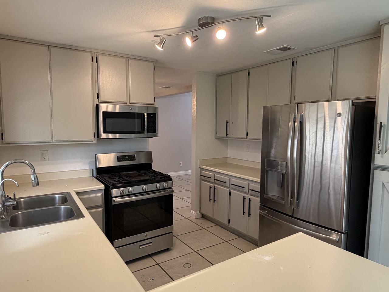 29639 Greenhill Dr #1 - Photo 5 of 27