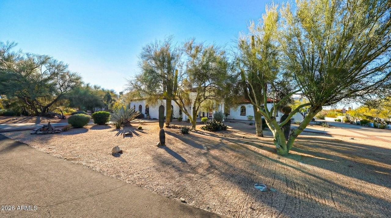 8171 E Whispering Wind Dr - Photo 2 of 50