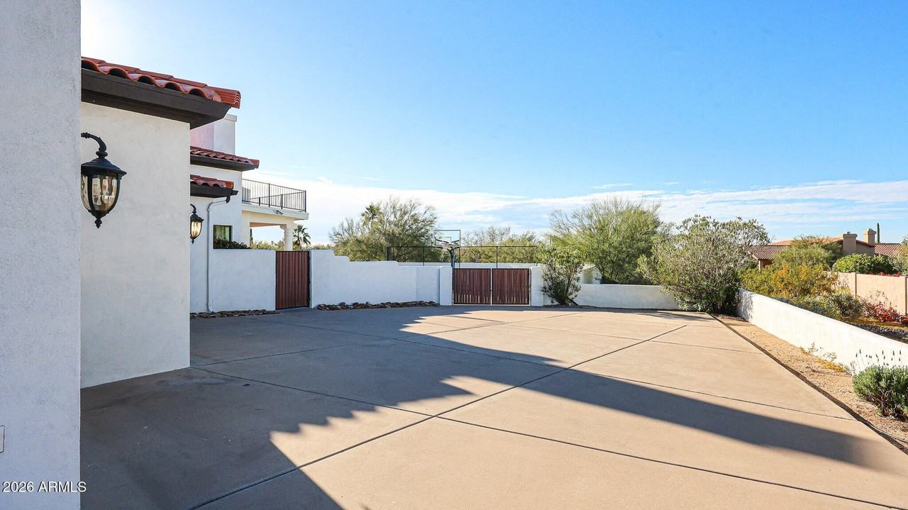 8171 E Whispering Wind Dr - Photo 5 of 50