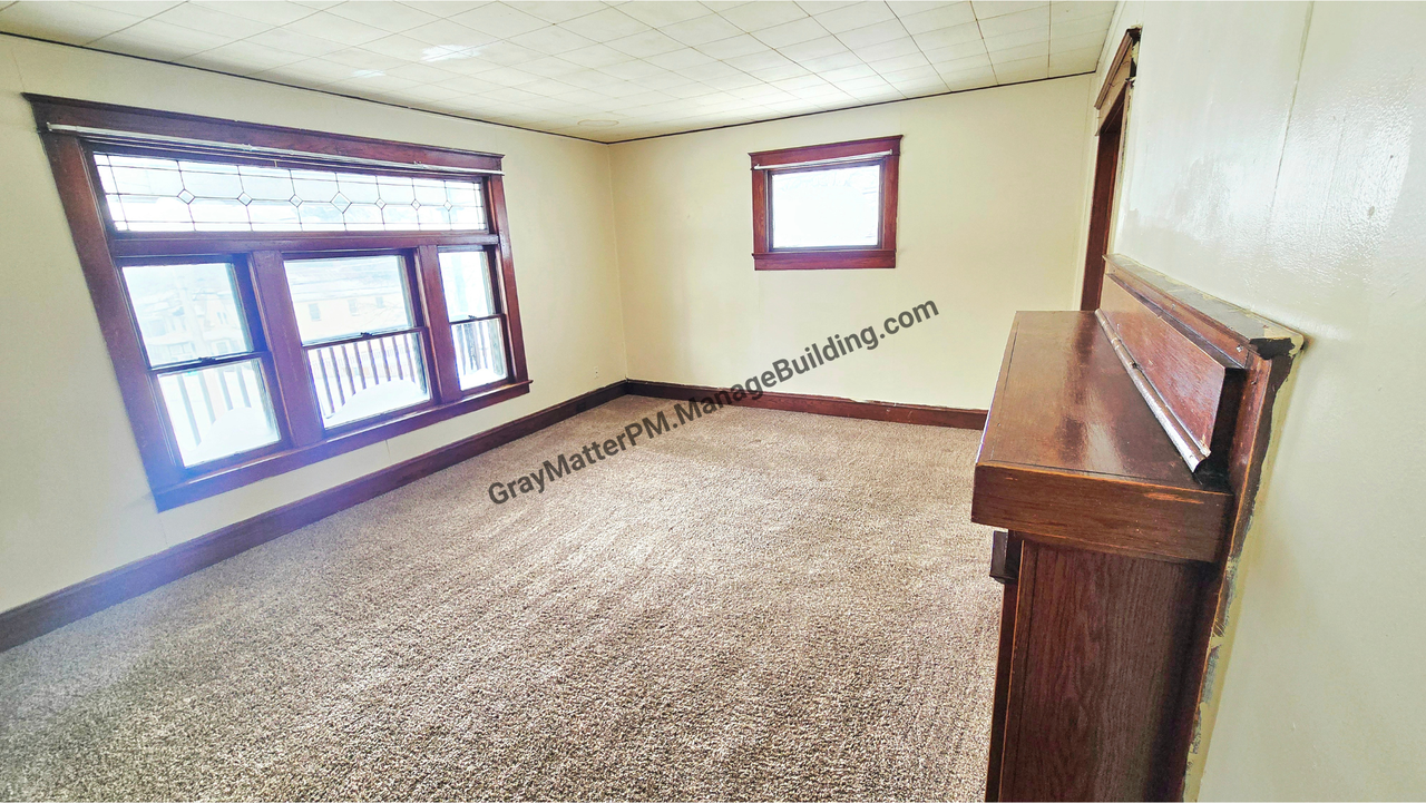 1001 W 25th St #2 - Photo 3 of 16