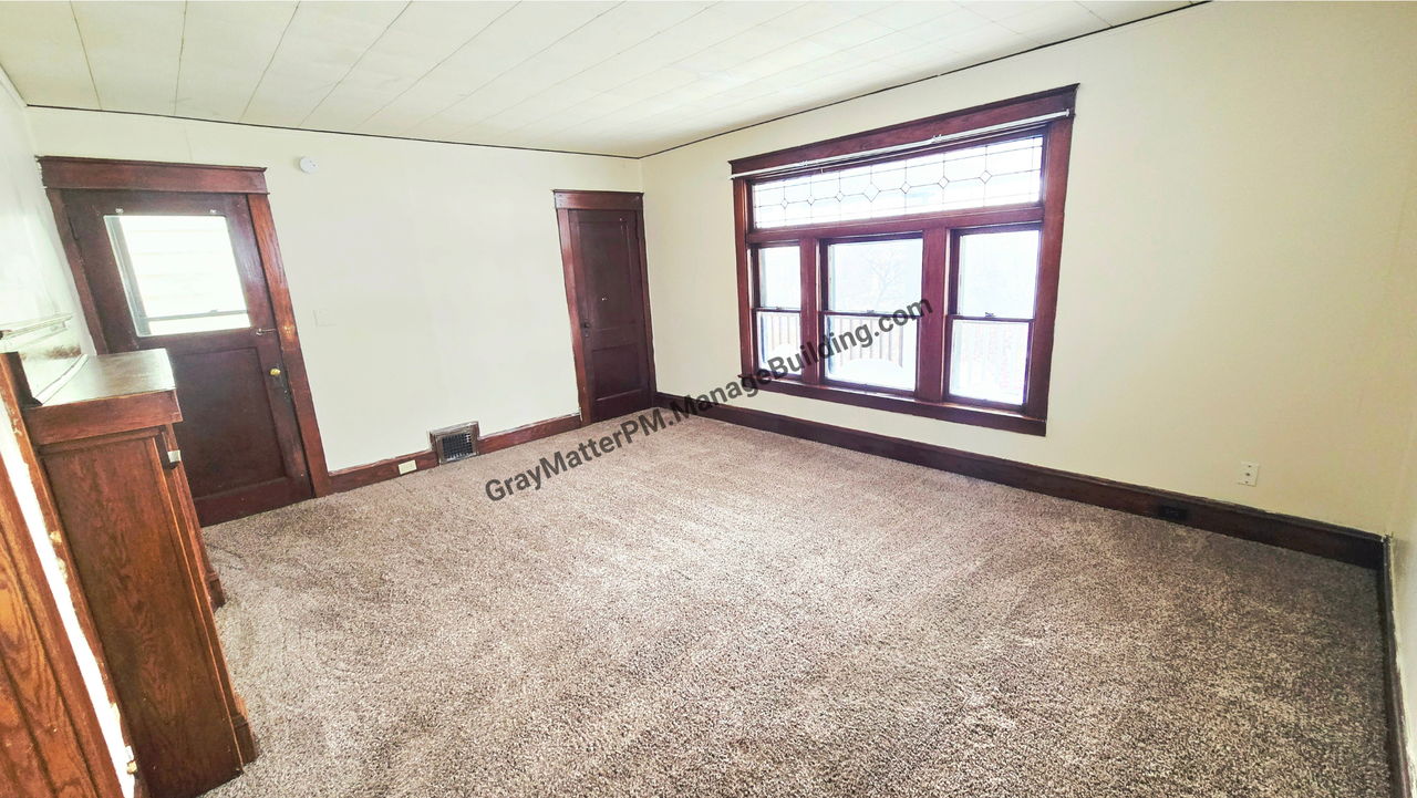 1001 W 25th St #2 - Photo 5 of 16