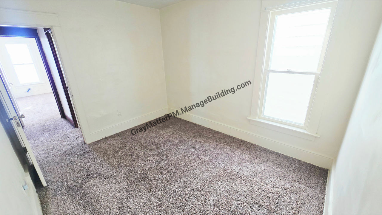 1001 W 25th St #2 - Photo 7 of 16