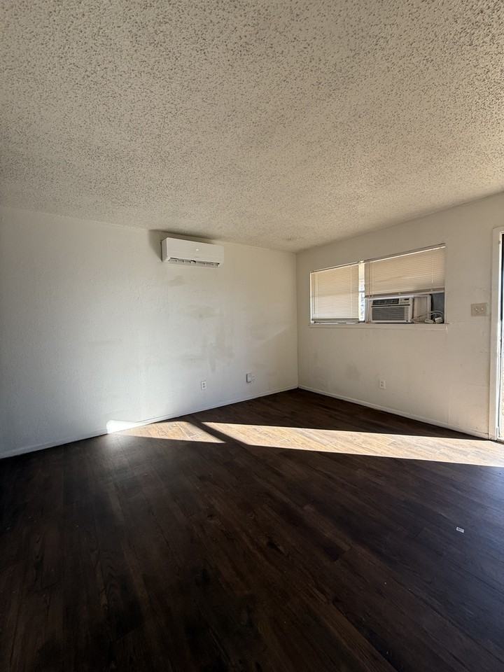 824 Vanda Ave #1 - Photo 2 of 7