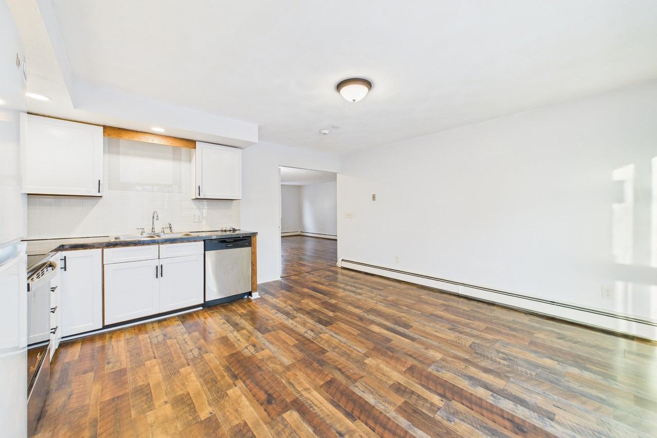 20 Oak Street - 1Unit 6 #1 - Photo 4 of 12