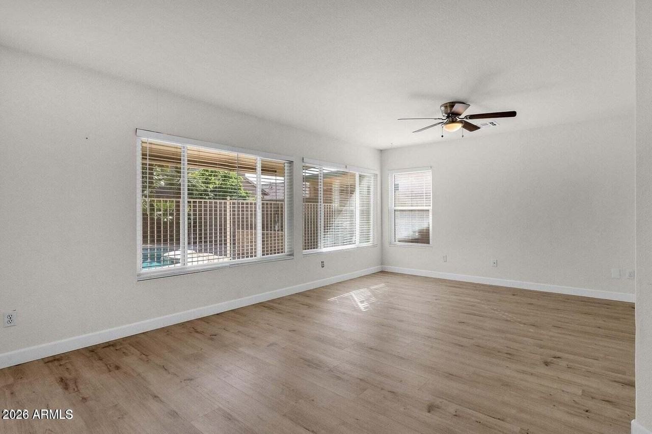 822 N Naples Dr - Photo 7 of 15