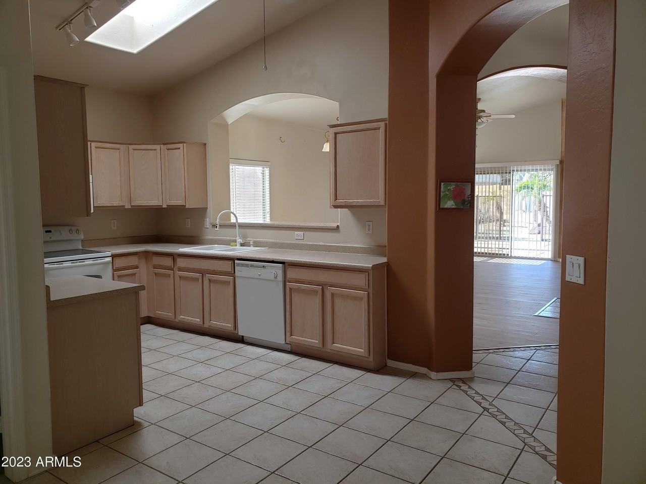 11037 W Granada Rd - Photo 3 of 15