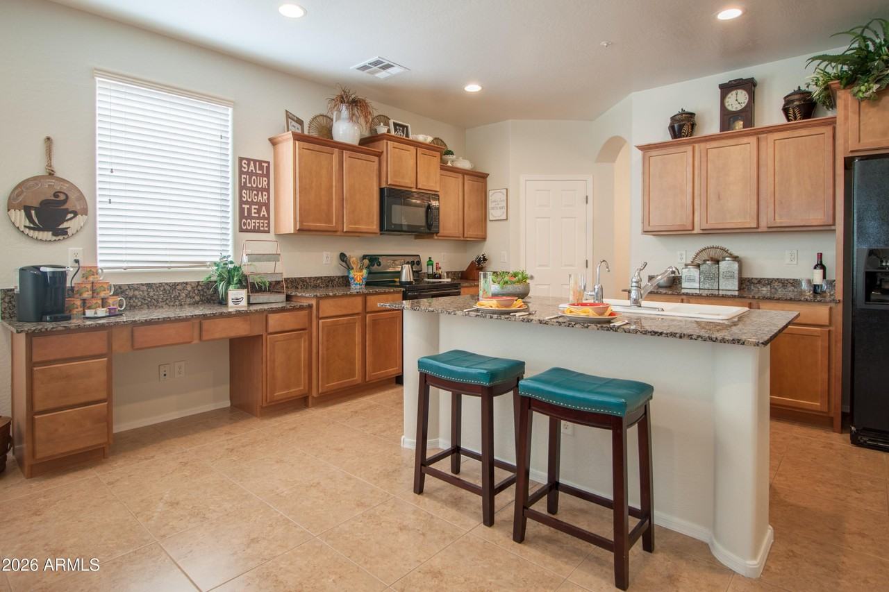 13451 S 186th Dr - Photo 4 of 34