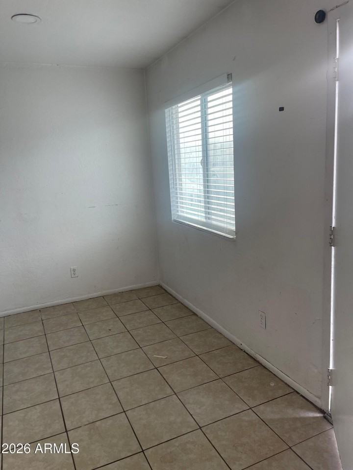 2240 W Southern Ave Apt 23 #23 - Photo 3 of 19