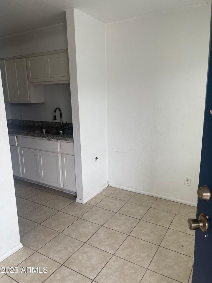 2240 W Southern Ave Apt 23 #23 - Photo 4 of 19