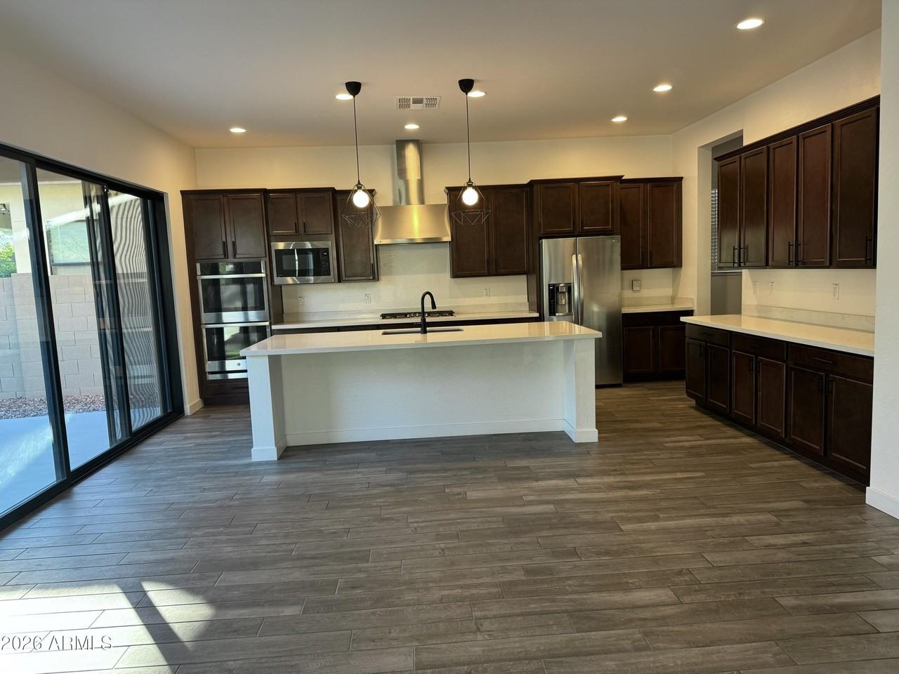 821 E Monte Way - Photo 3 of 37