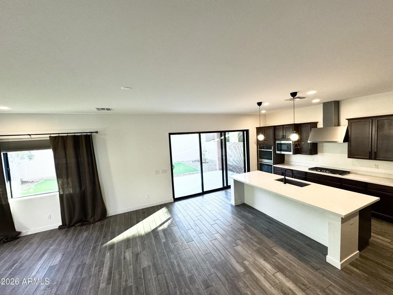 821 E Monte Way - Photo 7 of 37