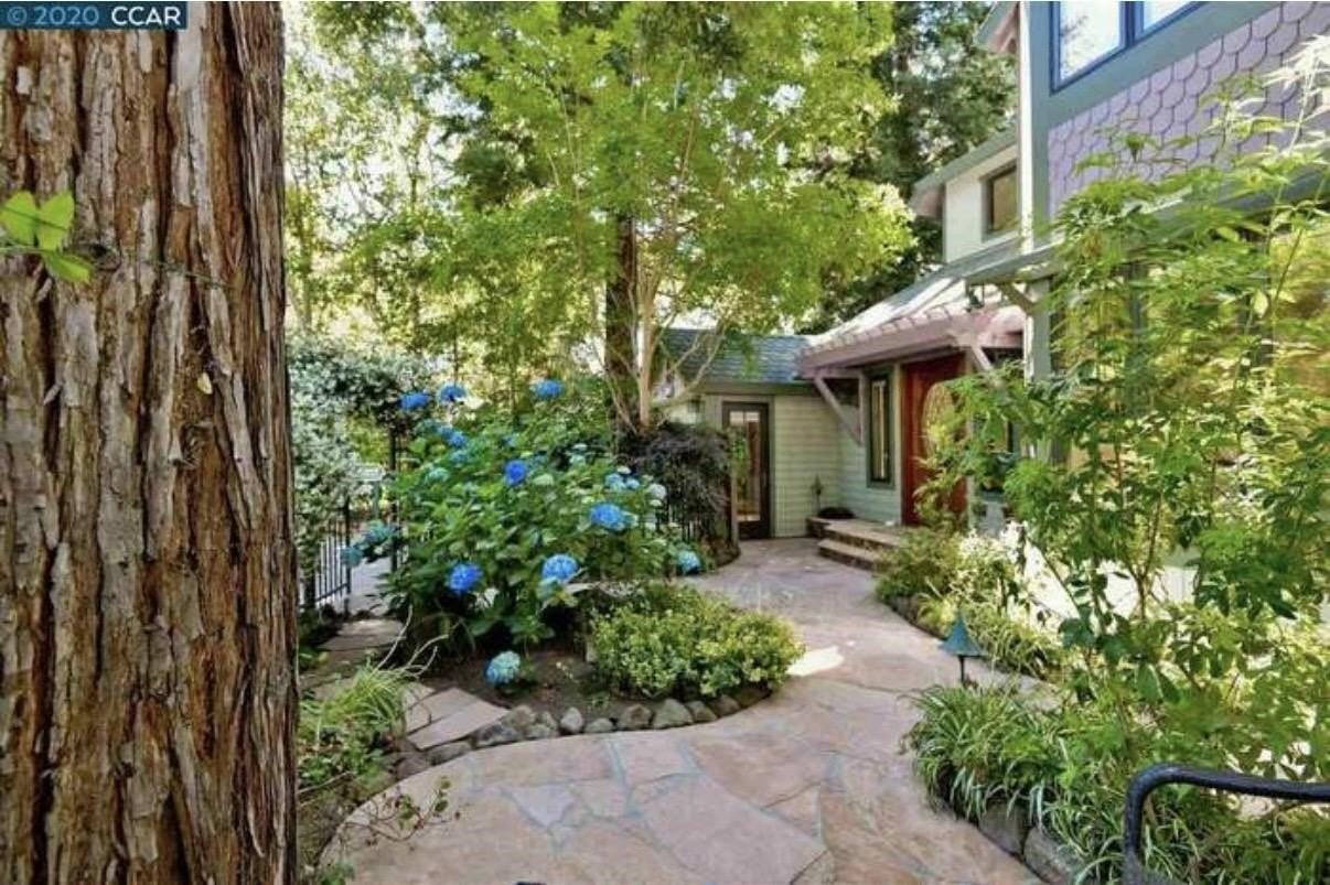 136 El Centro - Photo 2 of 25