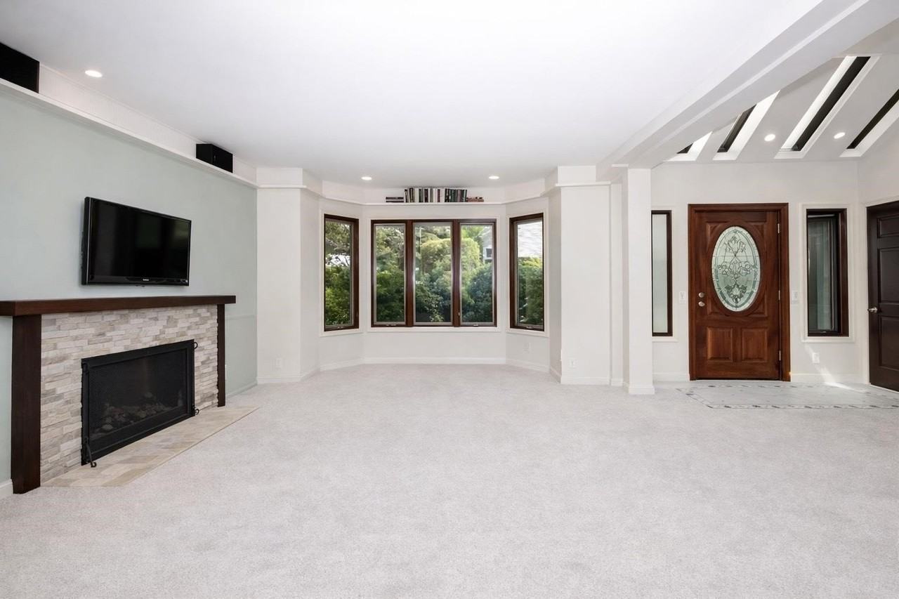 136 El Centro - Photo 5 of 25