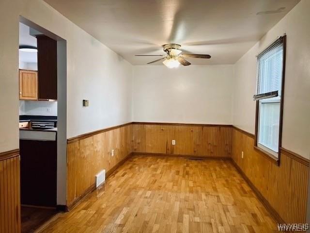 199 Fairgreen Drive unit: Right - Photo 4 of 16