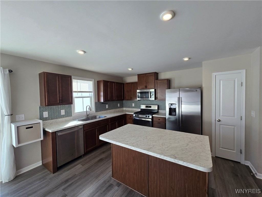 113 South Dr - Photo 4 of 35