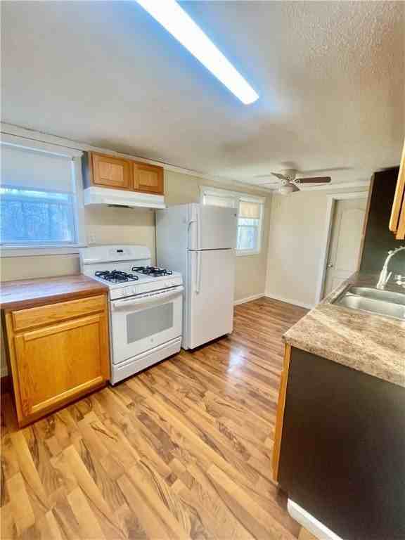 116 Adams St - Photo 4 of 7