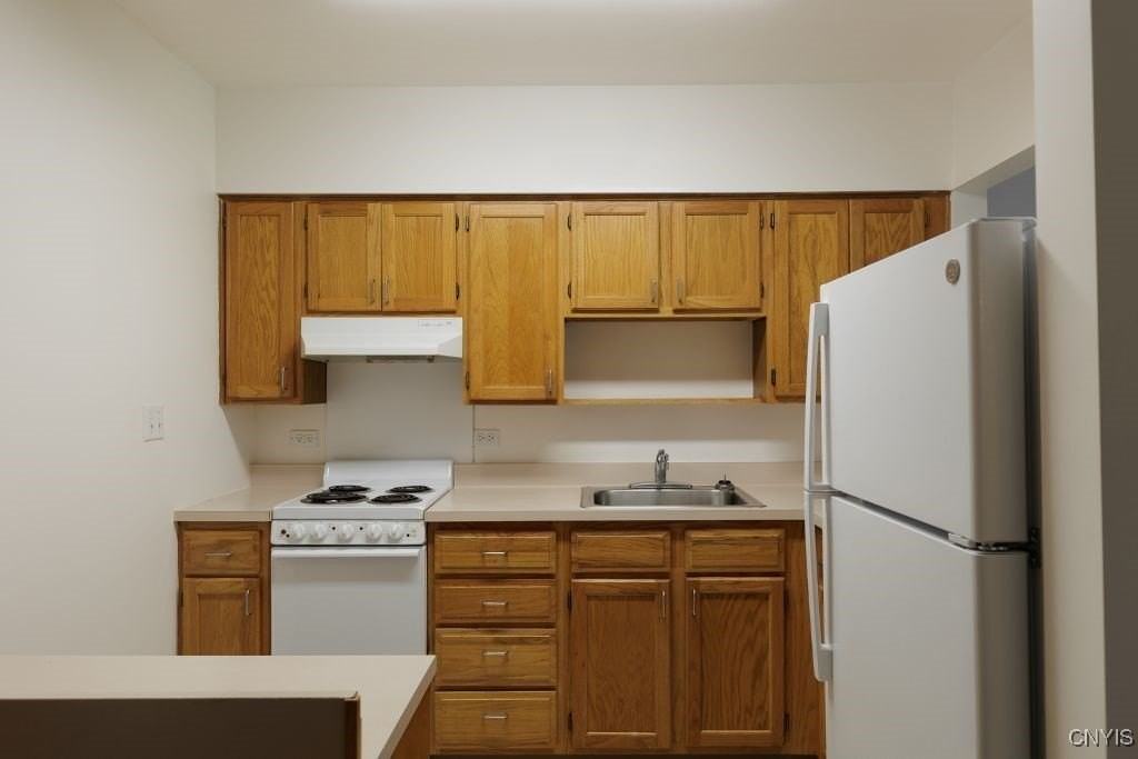 224 Leray St - Photo 3 of 15