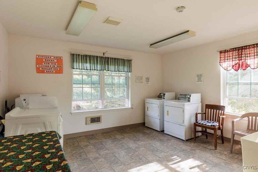 224 Leray St - Photo 7 of 15