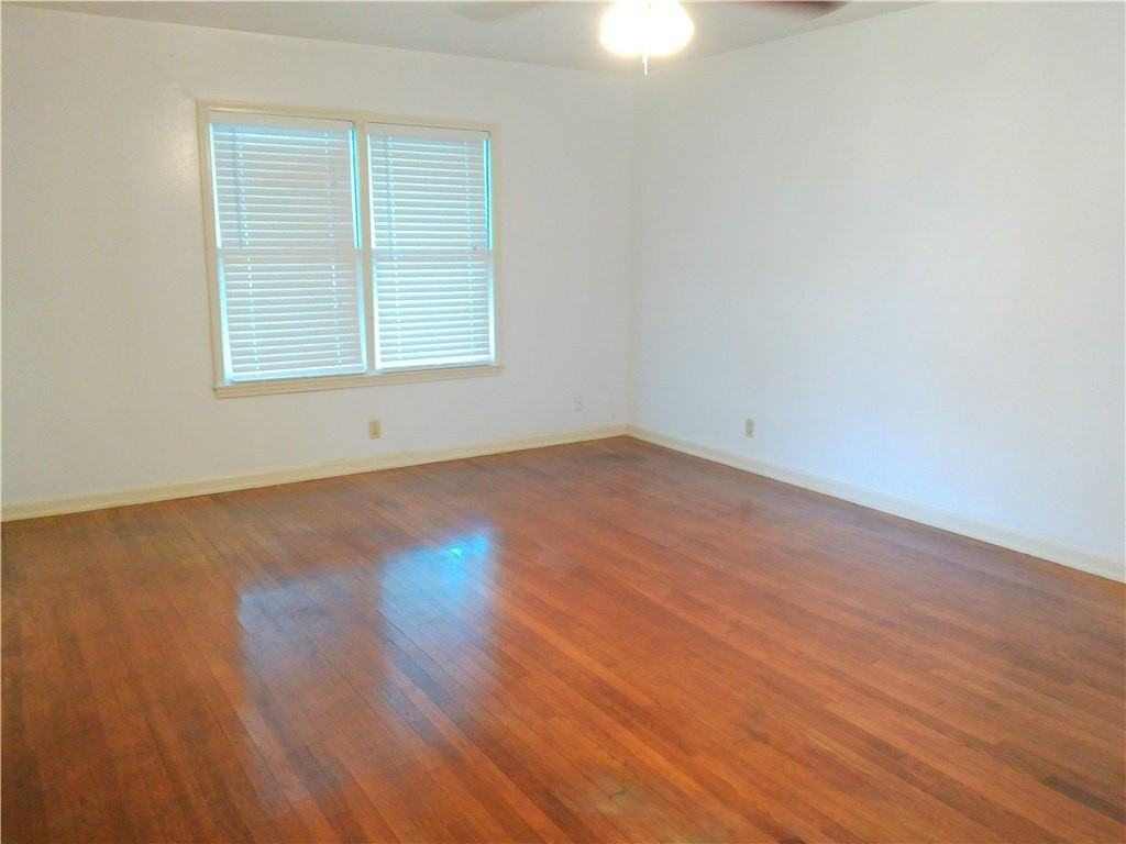 1017 Sorrell St - Photo 2 of 16