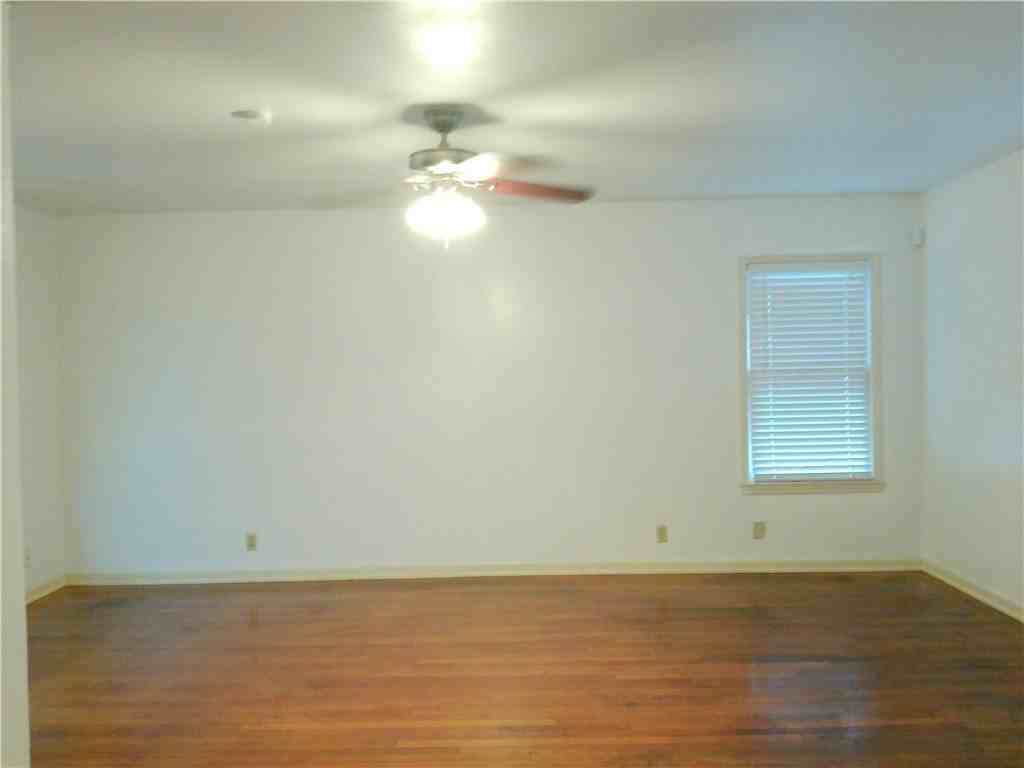 1017 Sorrell St - Photo 3 of 16