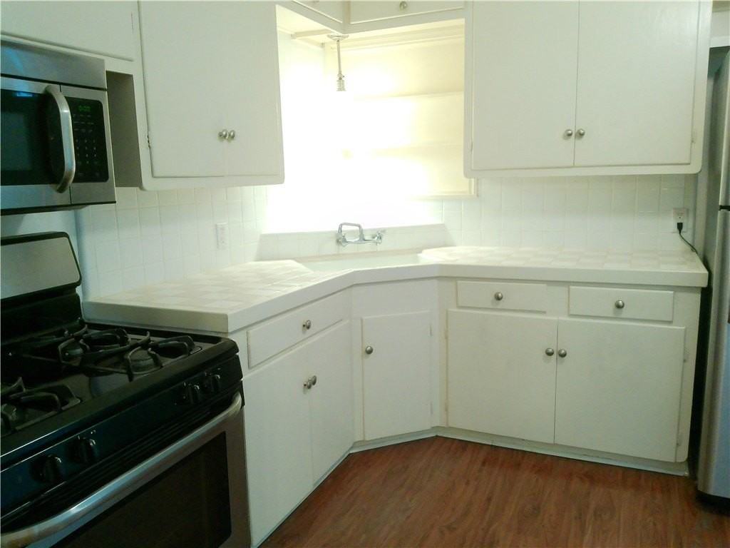 1017 Sorrell St - Photo 5 of 16