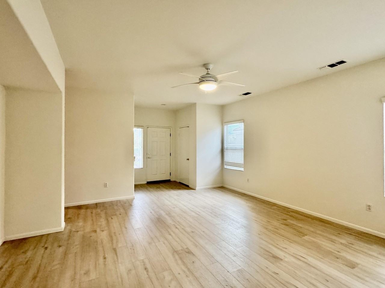 78686 Hampshire Ave - Photo 5 of 22