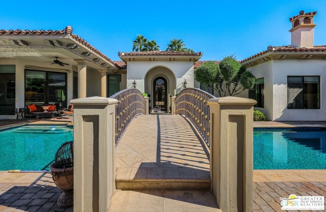 57870 S Valley Ln - Photo 2 of 50