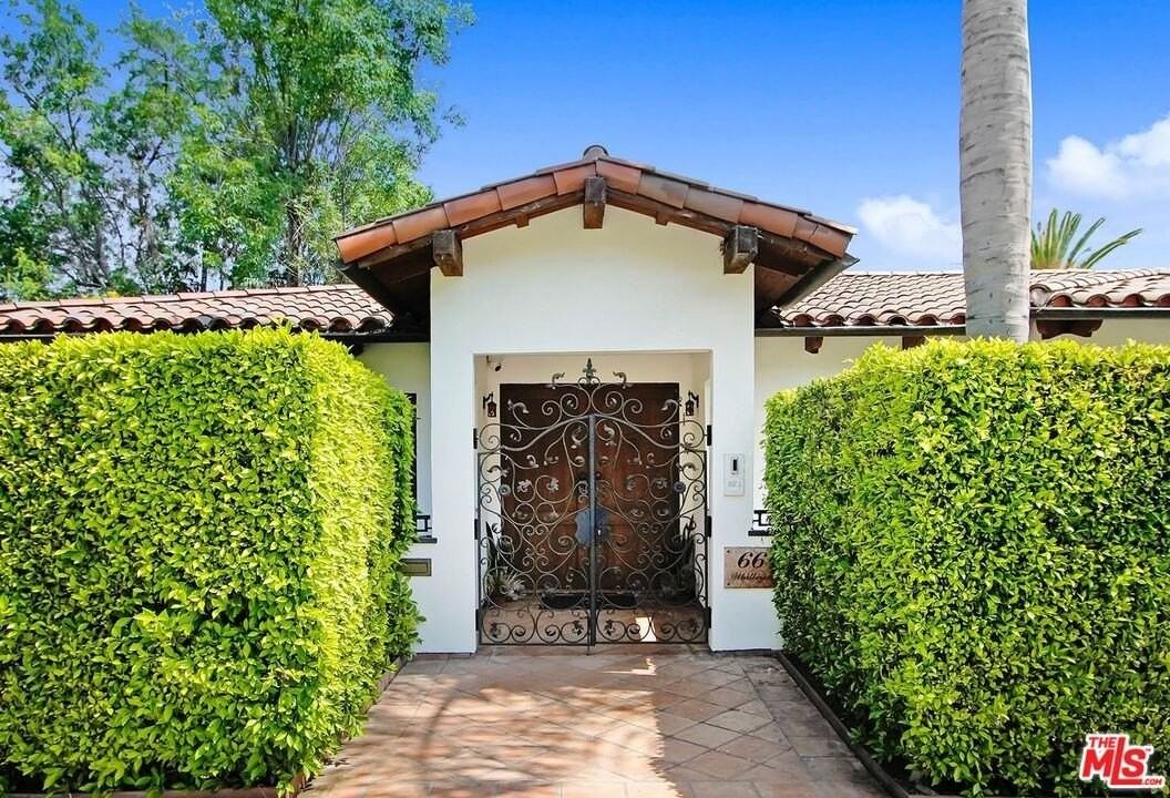 6640 Whitley Ter - Photo 4 of 31