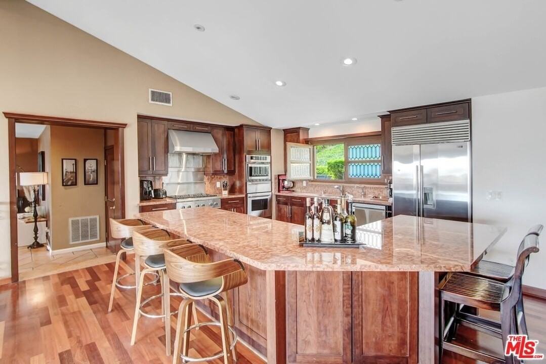 6640 Whitley Ter - Photo 7 of 31