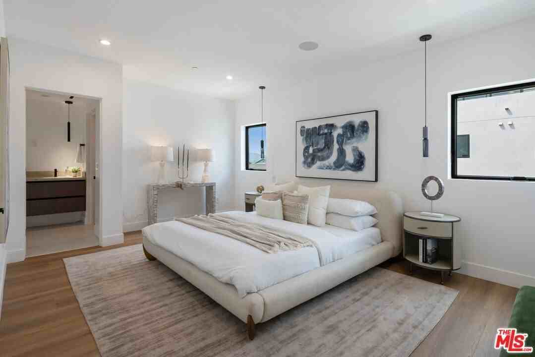 2001 1/2 Bellevue Ave - Photo 7 of 25