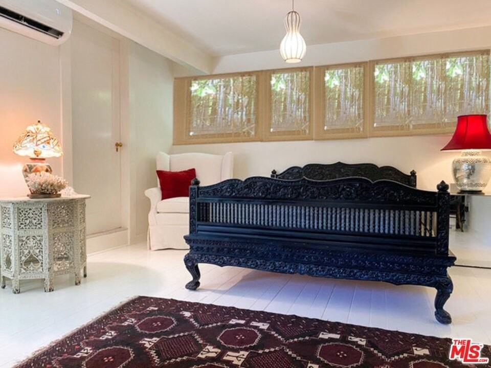 1602 Courtney Ave - Photo 6 of 11