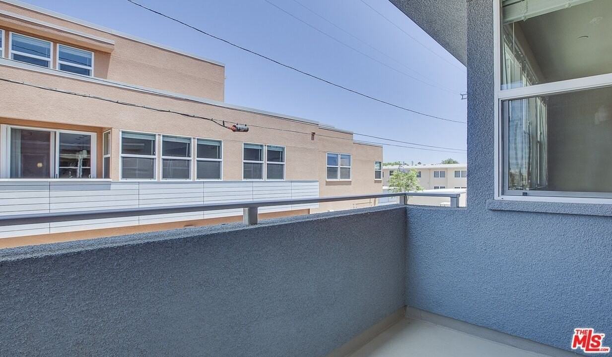 1023 Doreen Place Street unit: H #H - Photo 7 of 8