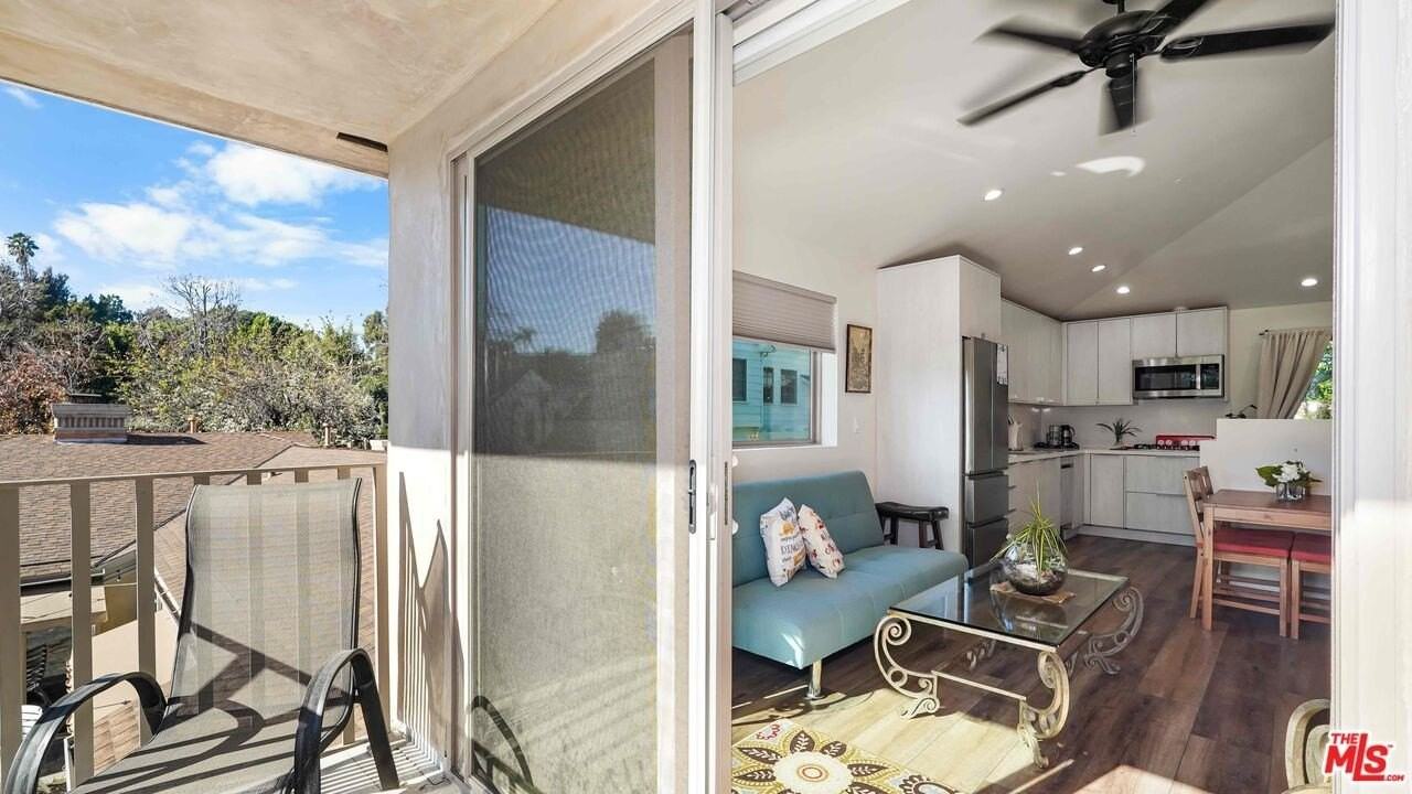 116 S Glenroy Ave Unit Adu #ADU - Photo 5 of 15