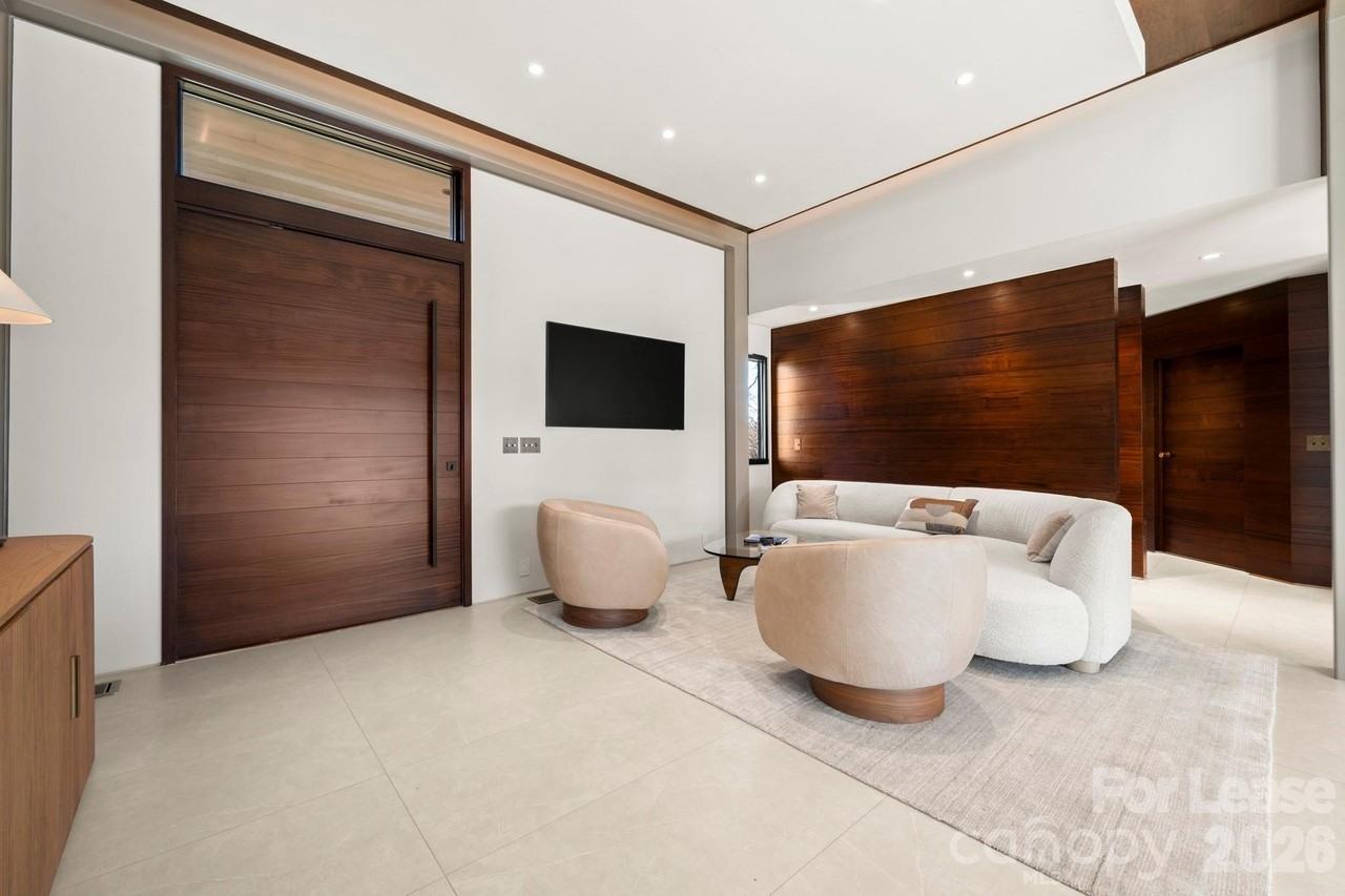 1709 Dearmon Dr - Photo 6 of 47