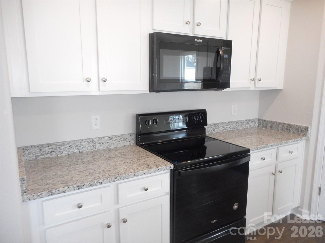 2219 Latimer Ln - Photo 4 of 18