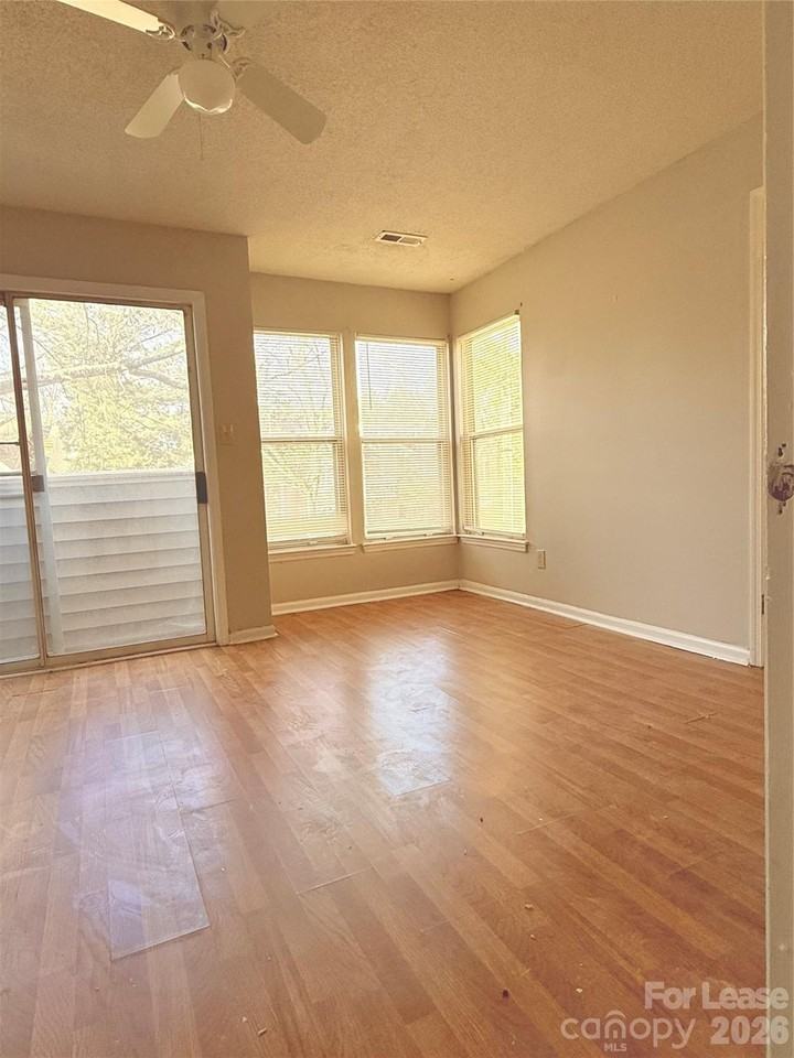 9627 Vinca Cir Apt E #E - Photo 4 of 5