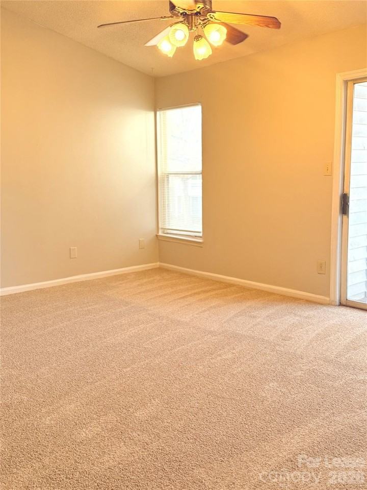 9627 Vinca Cir Apt E #E - Photo 5 of 5