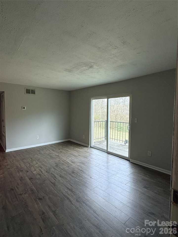 702 Farmhurst Dr Unit G #G - Photo 3 of 12