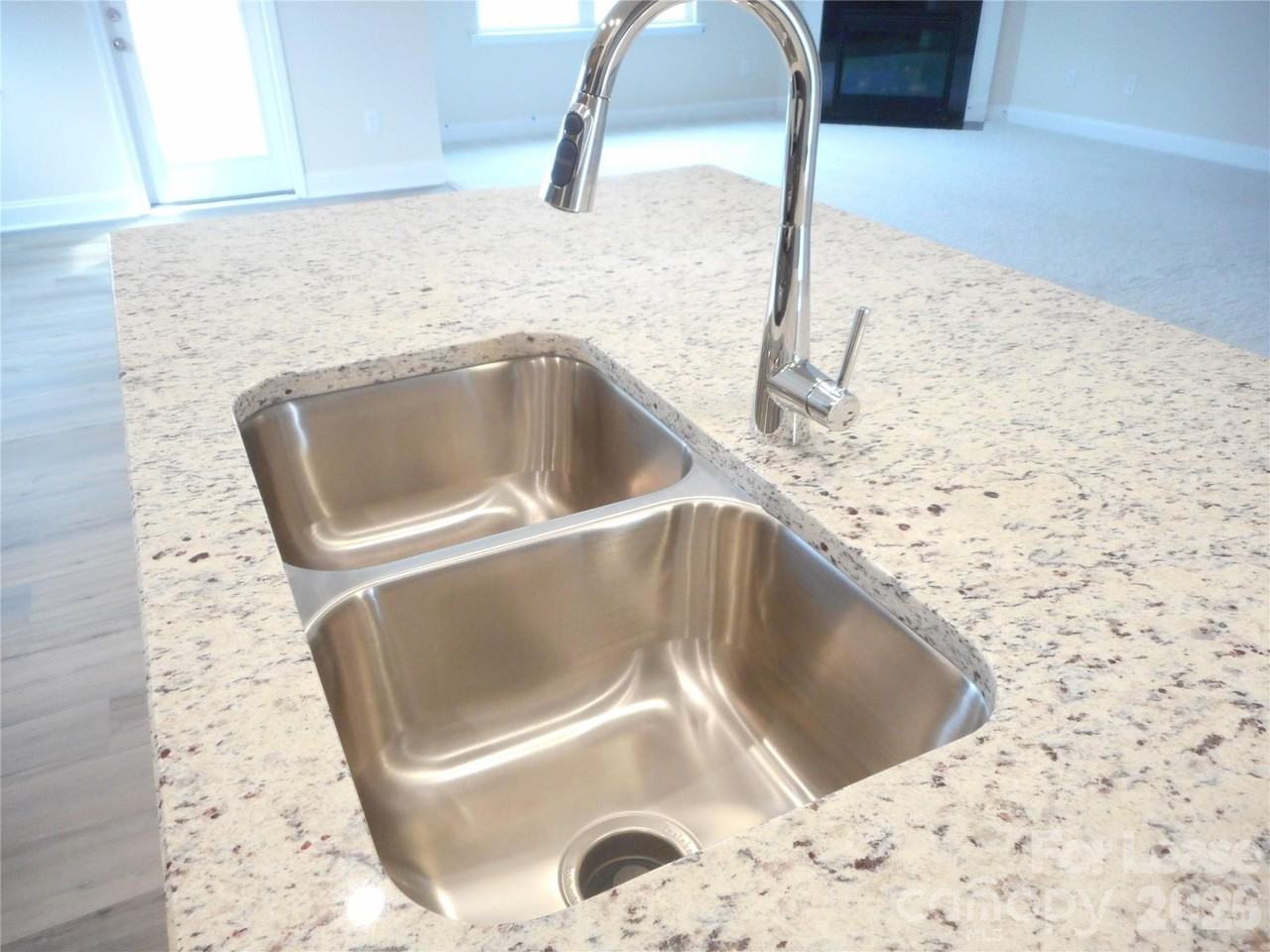 17015 Dogwood Creek Ln - Photo 5 of 24