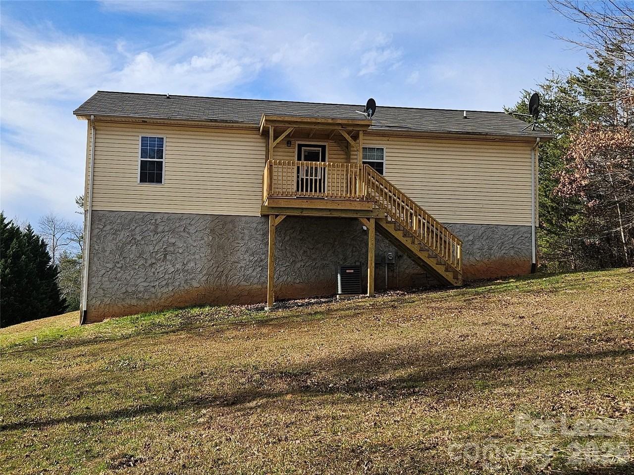 1140 Allman Ridge Rd - Photo 3 of 33