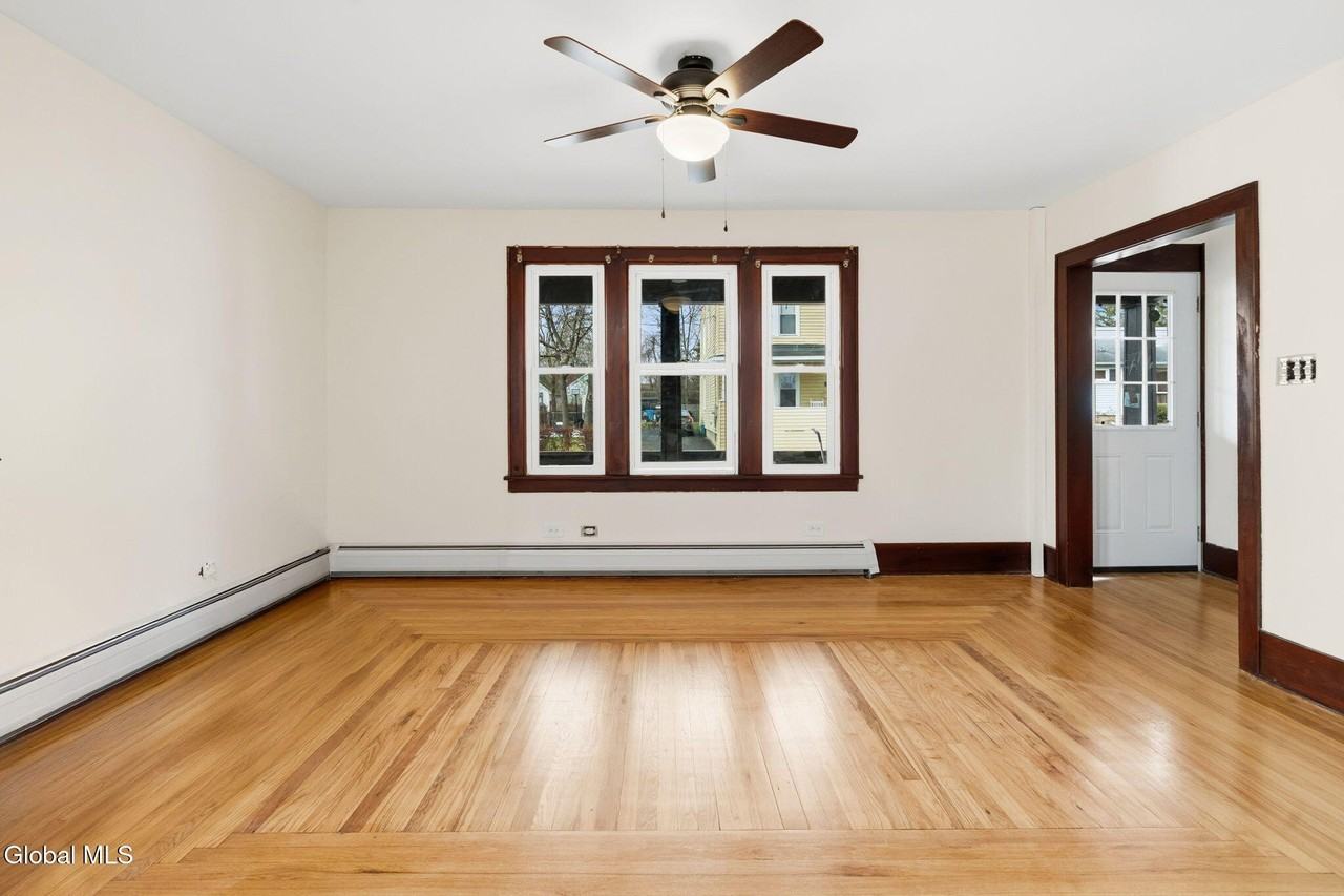 16 Berkley Ave - Photo 4 of 39