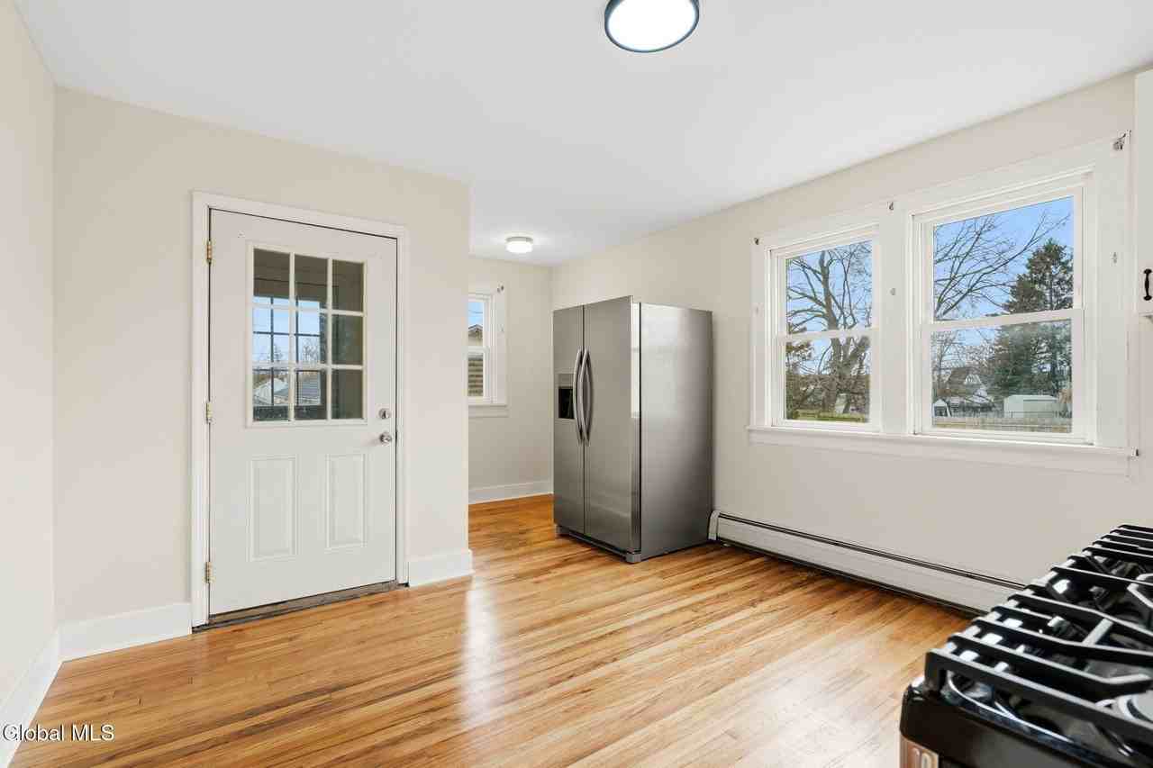 16 Berkley Ave - Photo 7 of 39