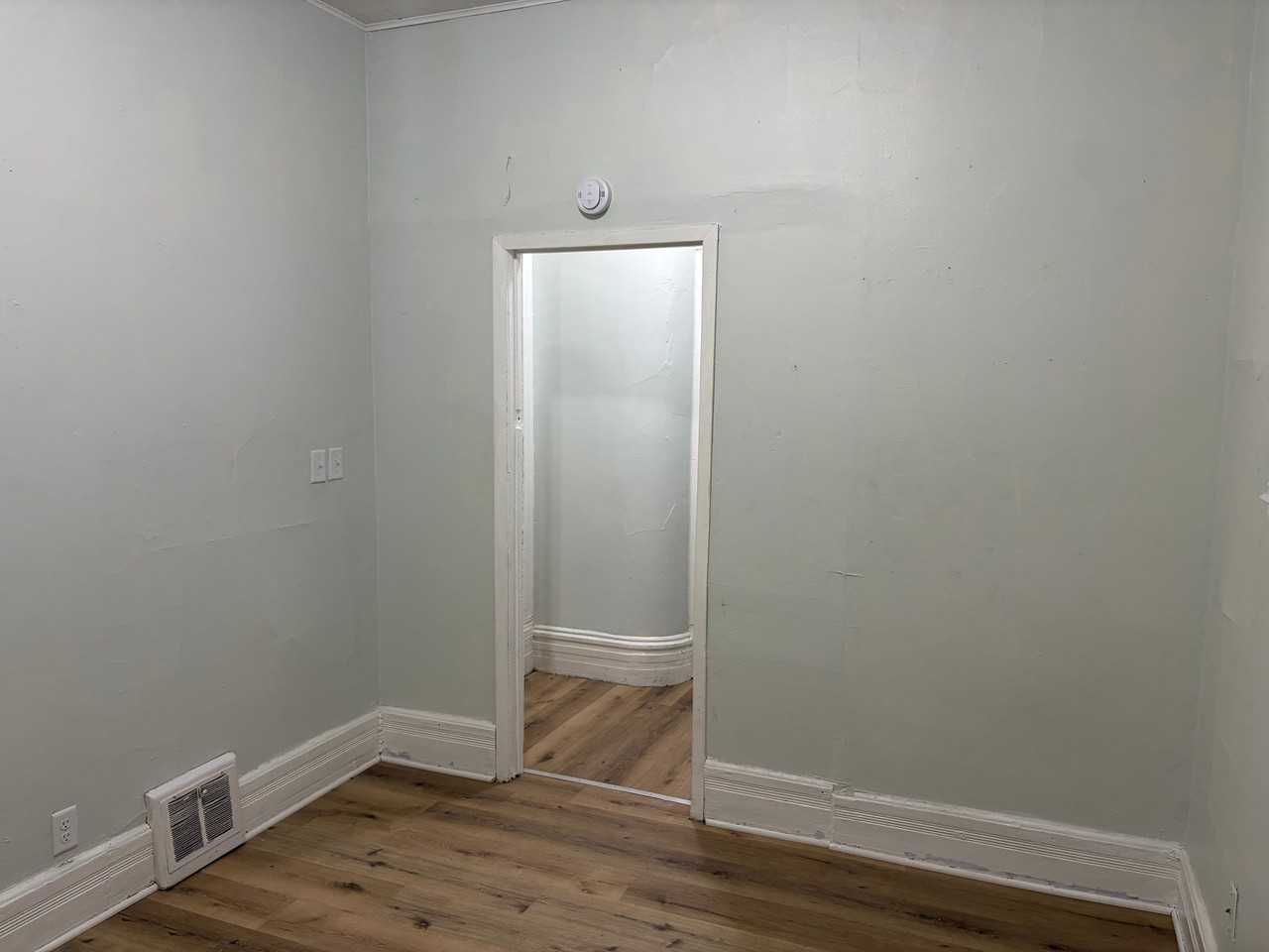 1324A S 11th St - Photo 5 of 10