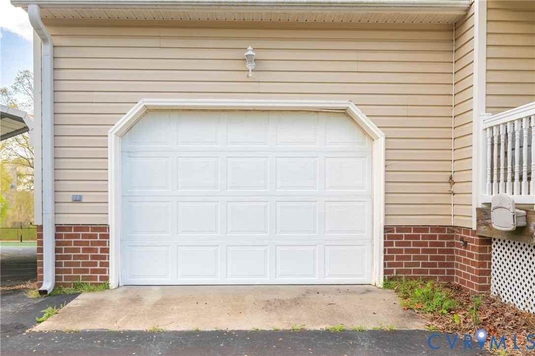 7156 Birchwood Cir - Photo 6 of 49