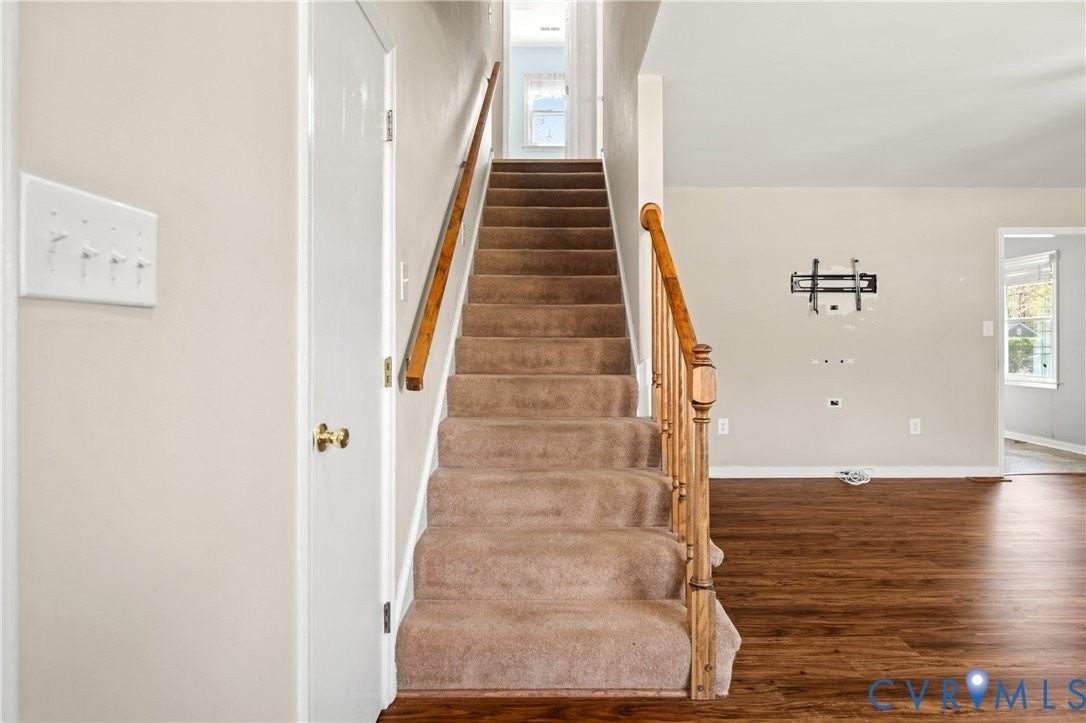 7156 Birchwood Cir - Photo 7 of 49