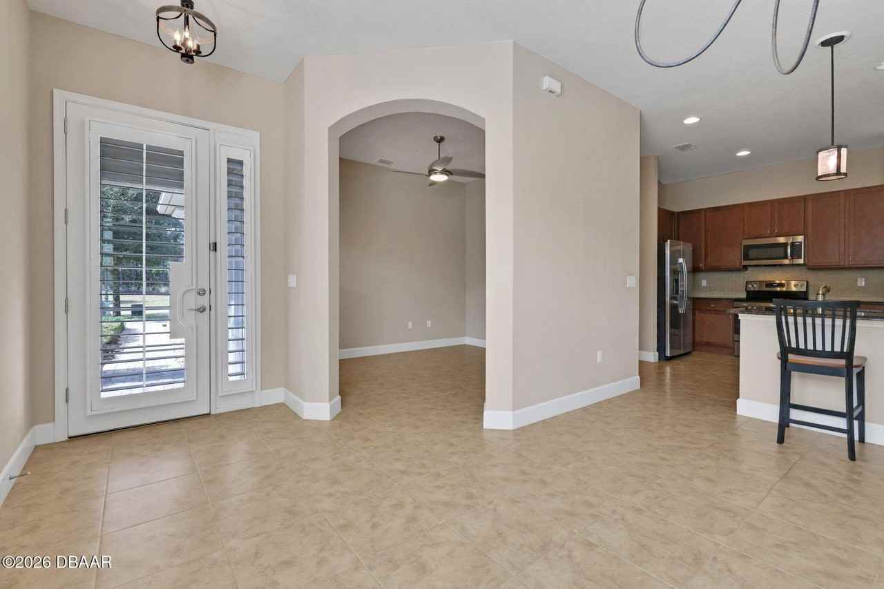 716 Aldenham Ln - Photo 2 of 13