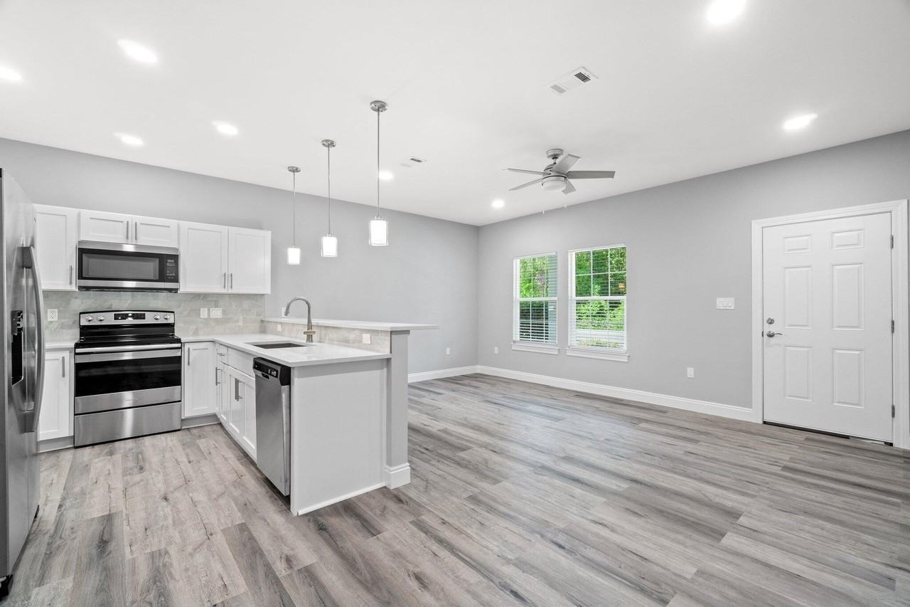 108 Don Bishop Rd Unit 6-3 #6-3 - Photo 3 of 23