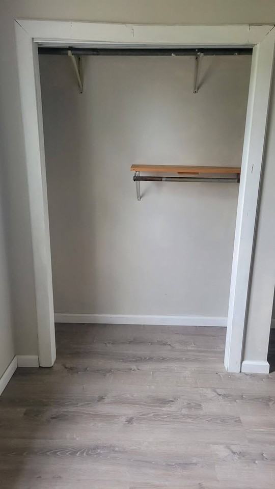 1109 N Erie St #1 - Photo 5 of 10