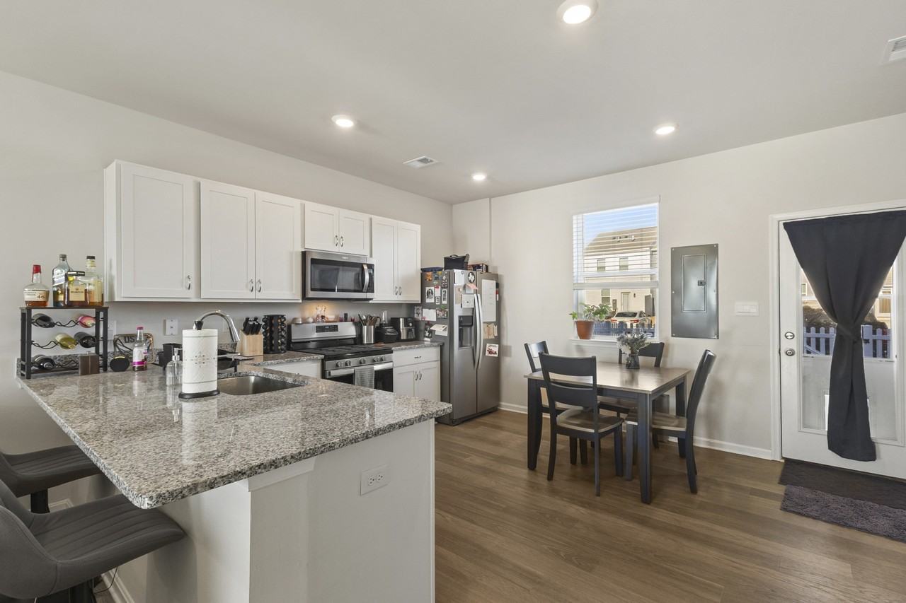 205 Ridgely Blvd #1 - Photo 4 of 17