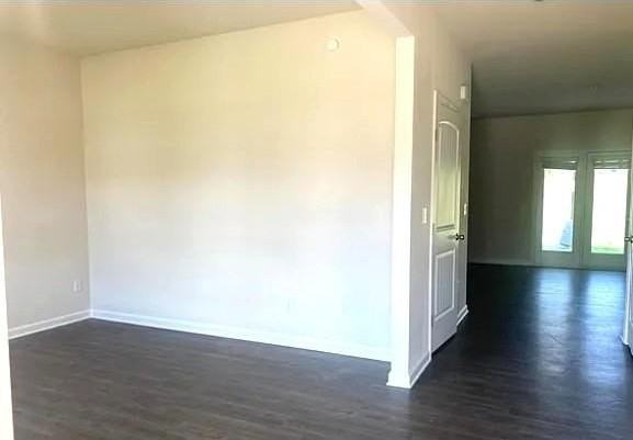 519 Springer Pkwy - Photo 4 of 31